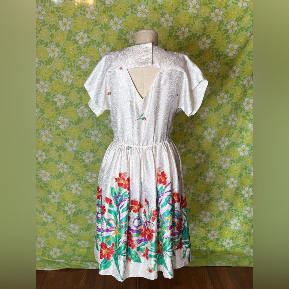 Vintage Floral Satin White Tea A-line Dress Size Medium Midi - Picture 2 of 9